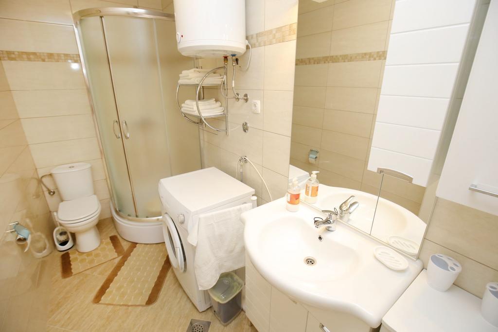 Apartment Marta Ražanac エクステリア 写真