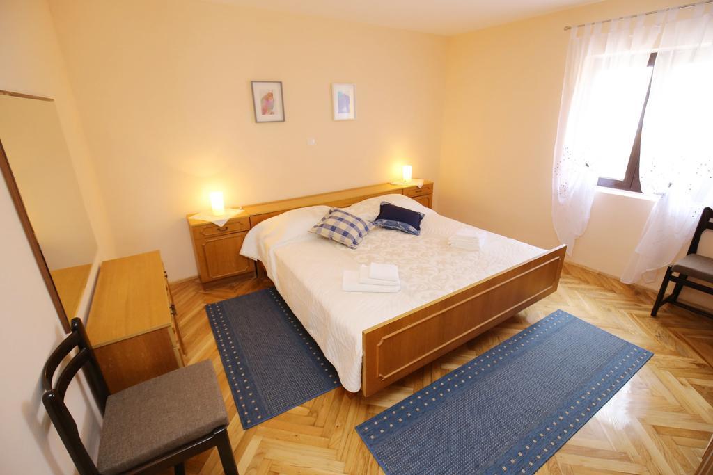 Apartment Marta Ražanac エクステリア 写真