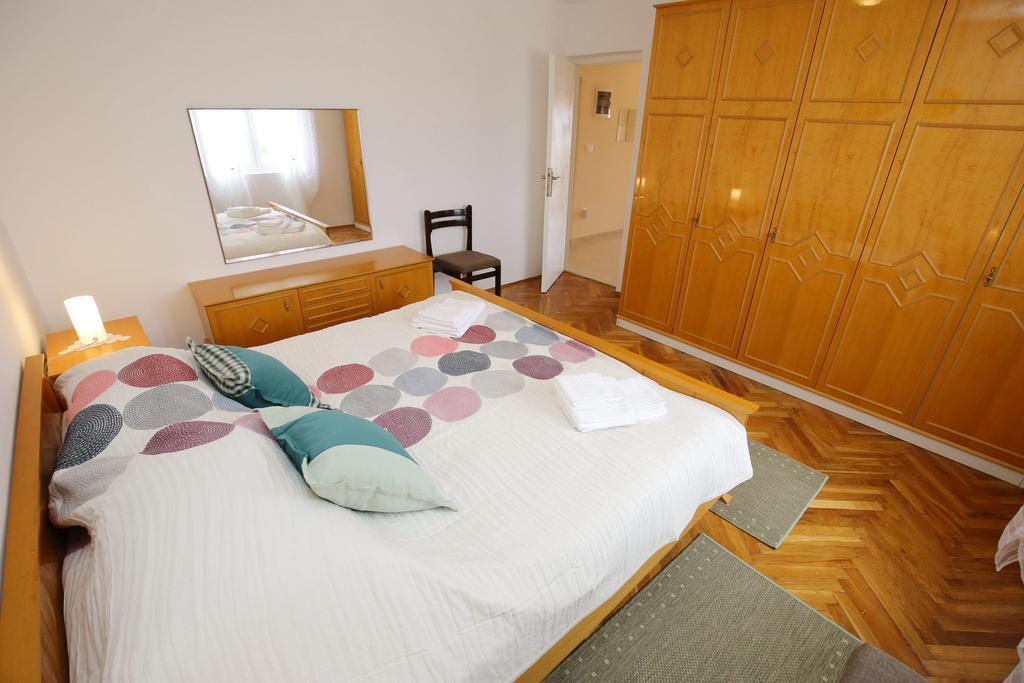 Apartment Marta Ražanac エクステリア 写真